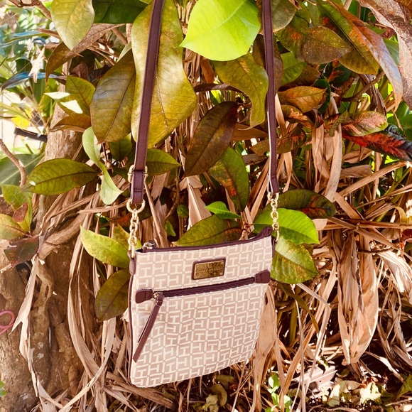 TOMMY HILFIGER Crossbody Bag - Picture 1 of 8
